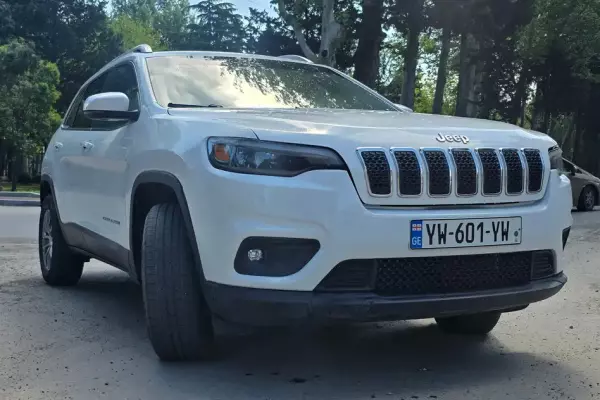 Jeep Cherokee ქირავდება საქართველოში