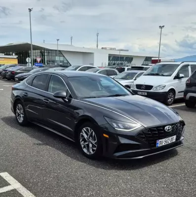 Hyundai Sonata ქირავდება საქართველოში