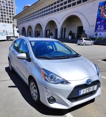 Toyota Prius ქირავდება საქართველოში
