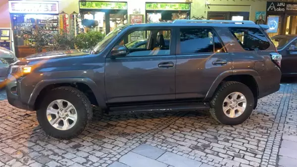 Toyota 4Runner ქირავდება საქართველოში