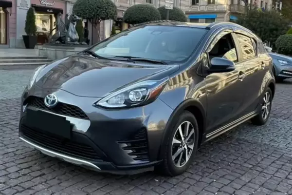 Toyota Prius ქირავდება საქართველოში