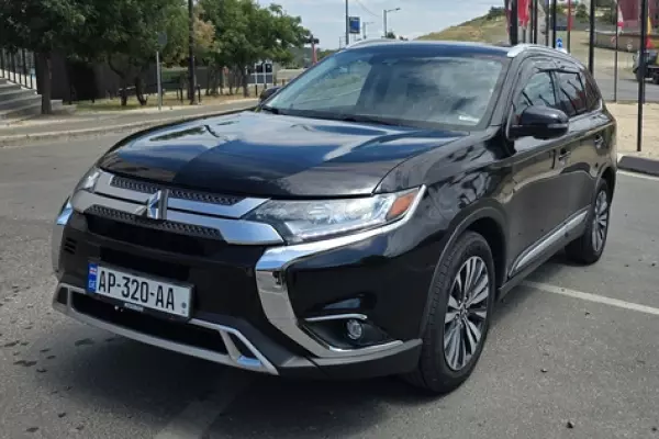 Mitsubishi Outlander ქირავდება საქართველოში