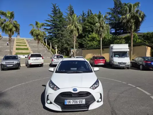 Toyota Yaris ქირავდება საქართველოში