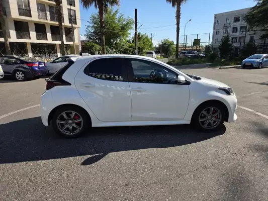 Toyota Yaris ქირავდება საქართველოში