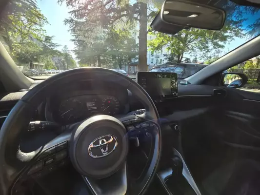 Toyota Yaris ქირავდება საქართველოში