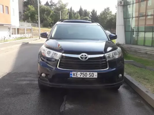 Toyota Highlander for rent in Mtskheta