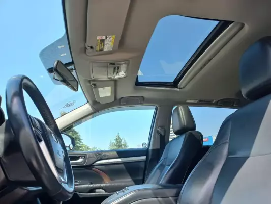 Toyota Highlander for rent in Mtskheta