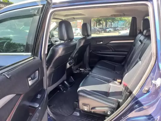 Toyota Highlander for rent in Mtskheta