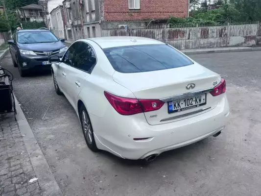 Infiniti Q50 ქირავდება საქართველოში