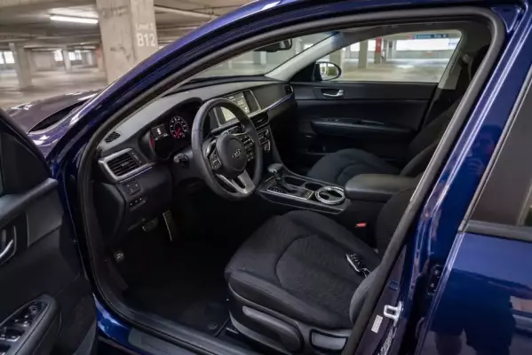 KIA Optima ქირავდება საქართველოში