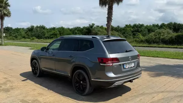 Volkswagen Atlas for rent in Poti