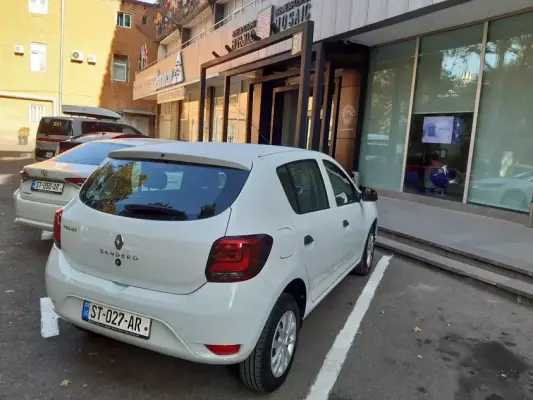 Renault Sandero ქირავდება საქართველოში