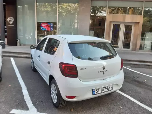 Renault Sandero ქირავდება საქართველოში