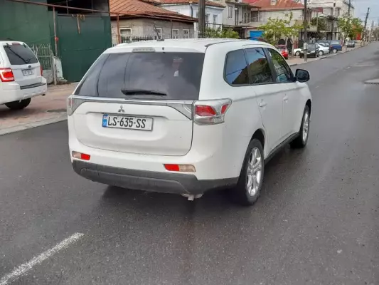 Mitsubishi Outlander ქირავდება საქართველოში