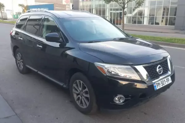 Nissan Pathfinder ქირავდება საქართველოში