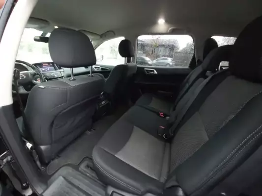 Nissan Pathfinder ქირავდება საქართველოში