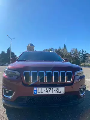 Jeep Cherokee ქირავდება საქართველოში