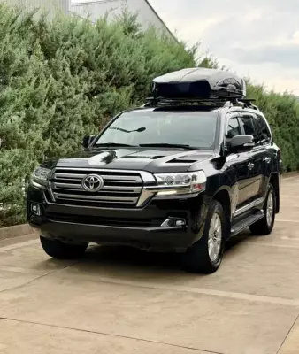 Toyota Land Cruiser 200 ქირავდება შეკვეთილში