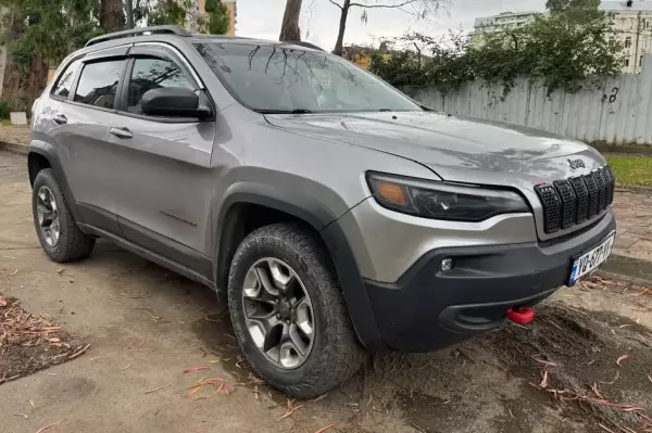 Jeep Cherokee ქირავდება საქართველოში