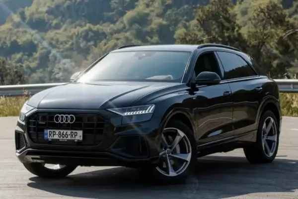 Audi Q8
