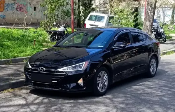 Hyundai Elantra ქირავდება საქართველოში