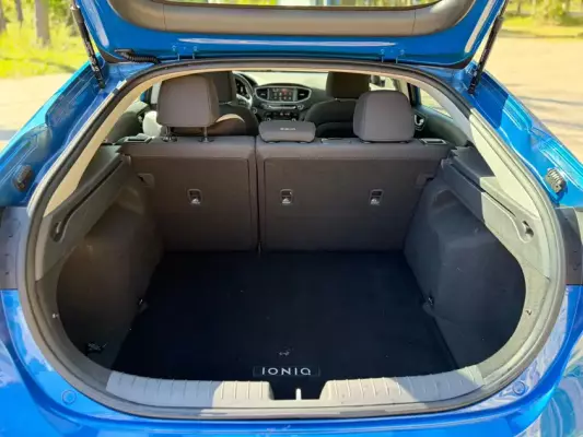 Hyundai Ioniq ქირავდება ქობულეთში