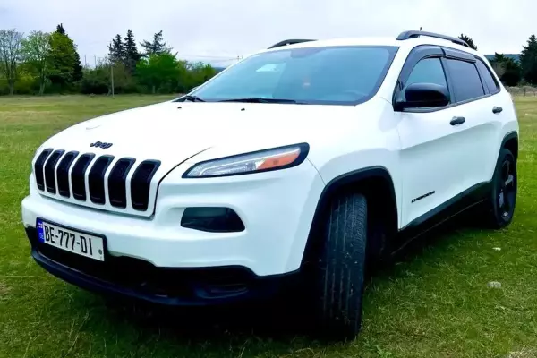 Jeep Cherokee ქირავდება საქართველოში