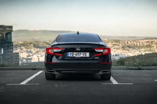 Honda Accord ქირავდება საქართველოში