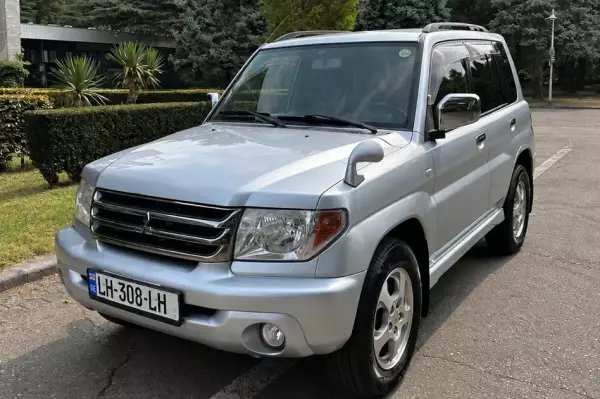 Mitsubishi Pajero ქირავდება ბათუმში
