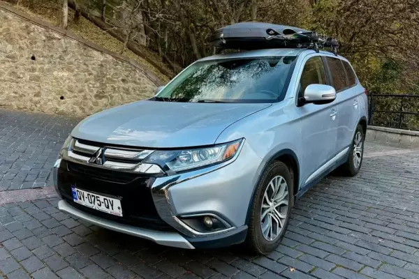 Mitsubishi Outlander ქირავდება საქართველოში
