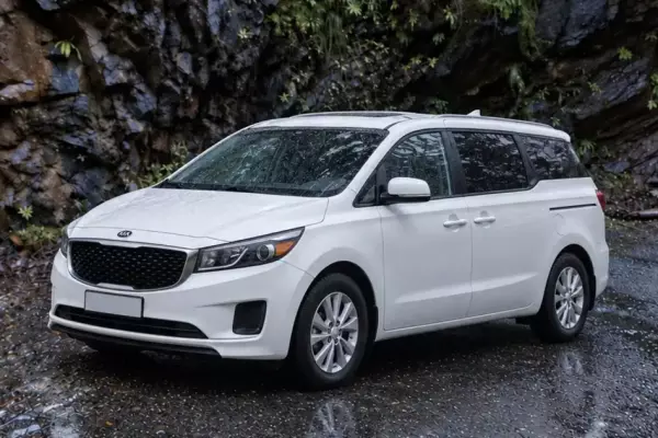 KIA Sedona ქირავდება საქართველოში