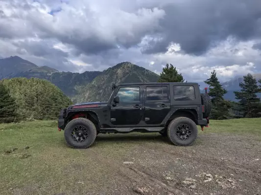 Jeep Wrangler для аренды в Боржоми