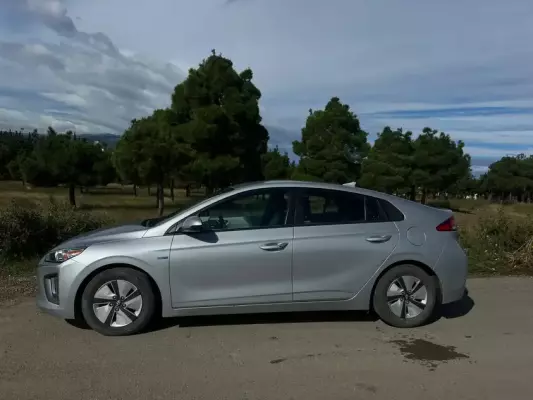 Hyundai Ioniq ქირავდება გუდაურში