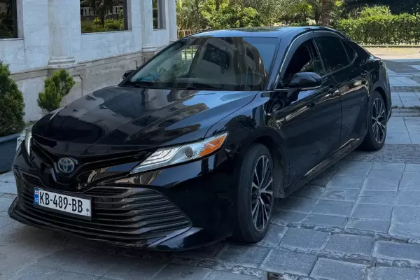 Toyota Camry ქირავდება საქართველოში