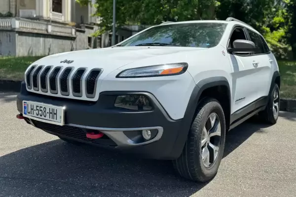 Jeep Cherokee ქირავდება საქართველოში