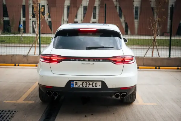 Porsche Macan S ქირავდება ბათუმში