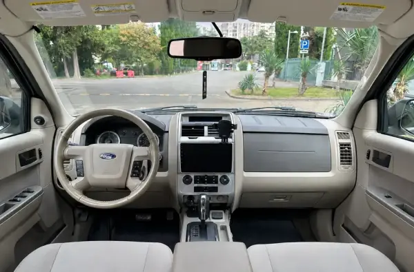 Ford Escape ქირავდება საქართველოში
