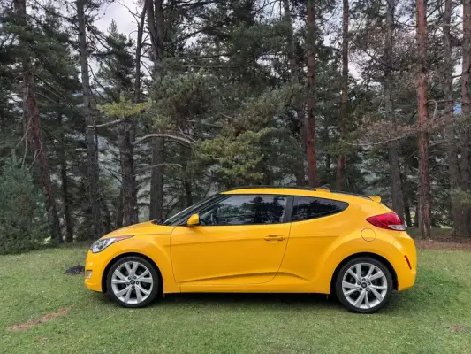 Hyundai Veloster ქირავდება საქართველოში