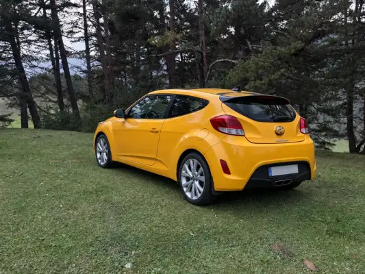 Hyundai Veloster ქირავდება საქართველოში