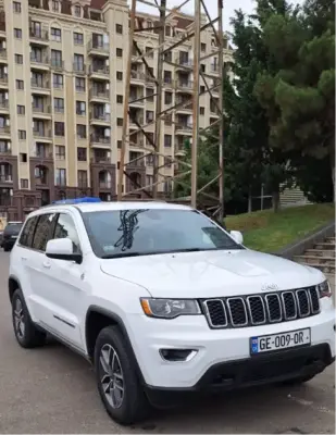 Jeep Grand Cherokee ქირავდება ბათუმში