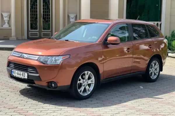 Mitsubishi Outlander ქირავდება საქართველოში