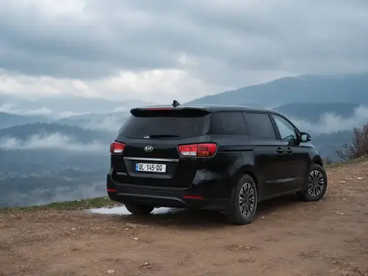 KIA Carnival ქირავდება ბათუმში