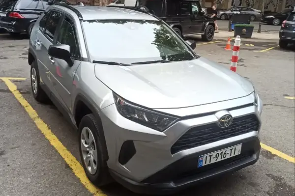 Toyota RAV4 ქირავდება საქართველოში