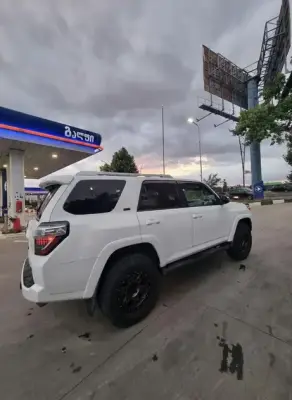 Toyota 4Runner ქირავდება სტეფანწმინდაში