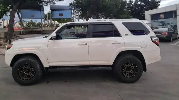 Toyota 4Runner ქირავდება სტეფანწმინდაში