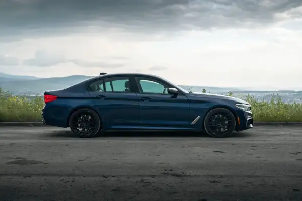 BMW M550i ქირავდება ფოთში