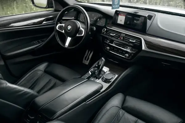 BMW M550i ქირავდება ფოთში