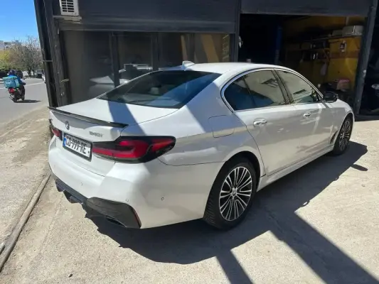 BMW 540i ქირავდება საქართველოში