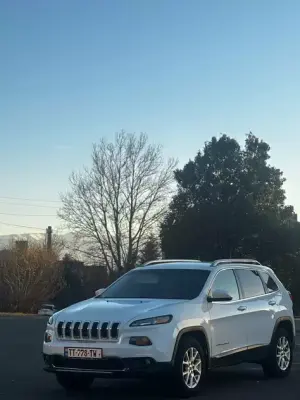 Jeep Cherokee ქირავდება საქართველოში