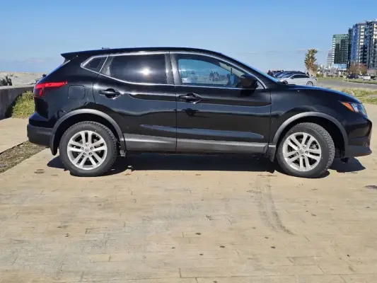Nissan Rogue Sport для аренды в Кутаиси